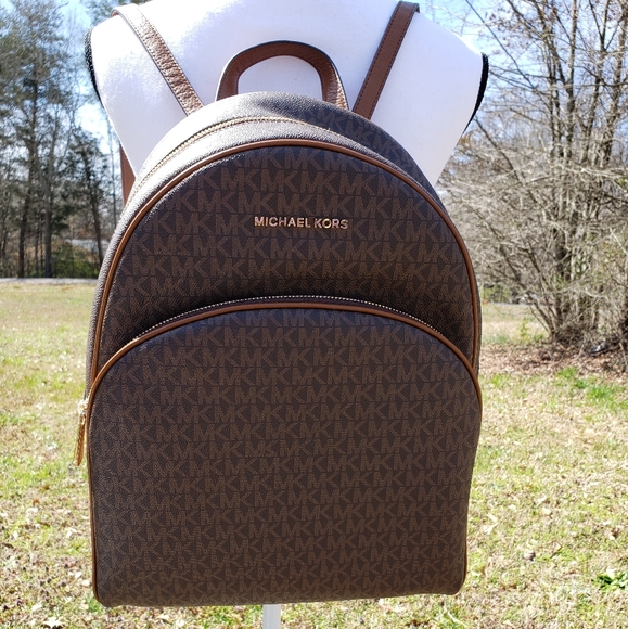 Michael kors large backpack - Picture 2 of 8